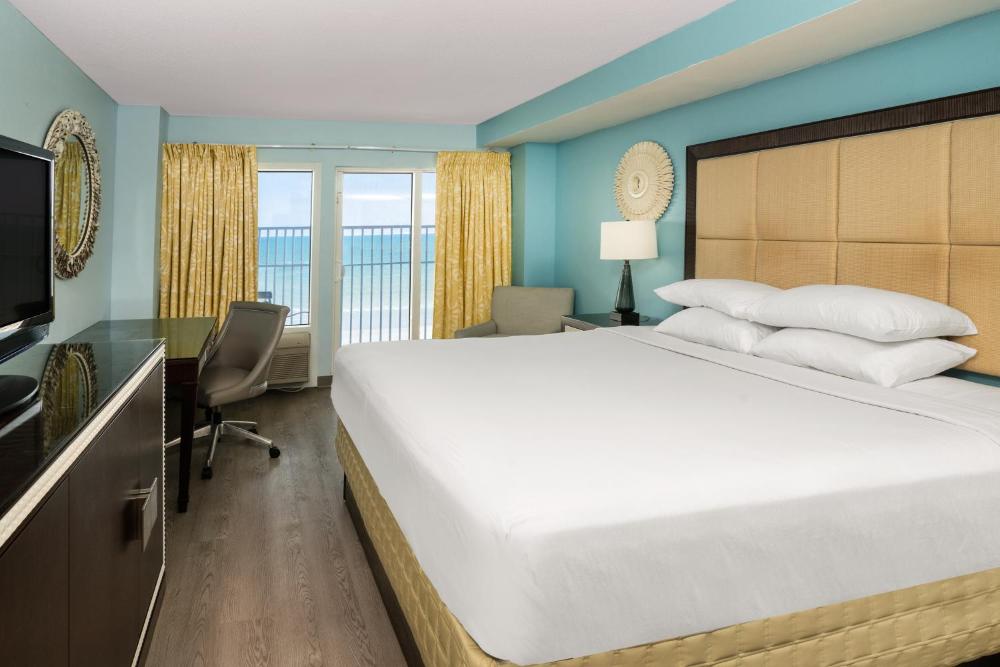 Oceanfront Suite King interior